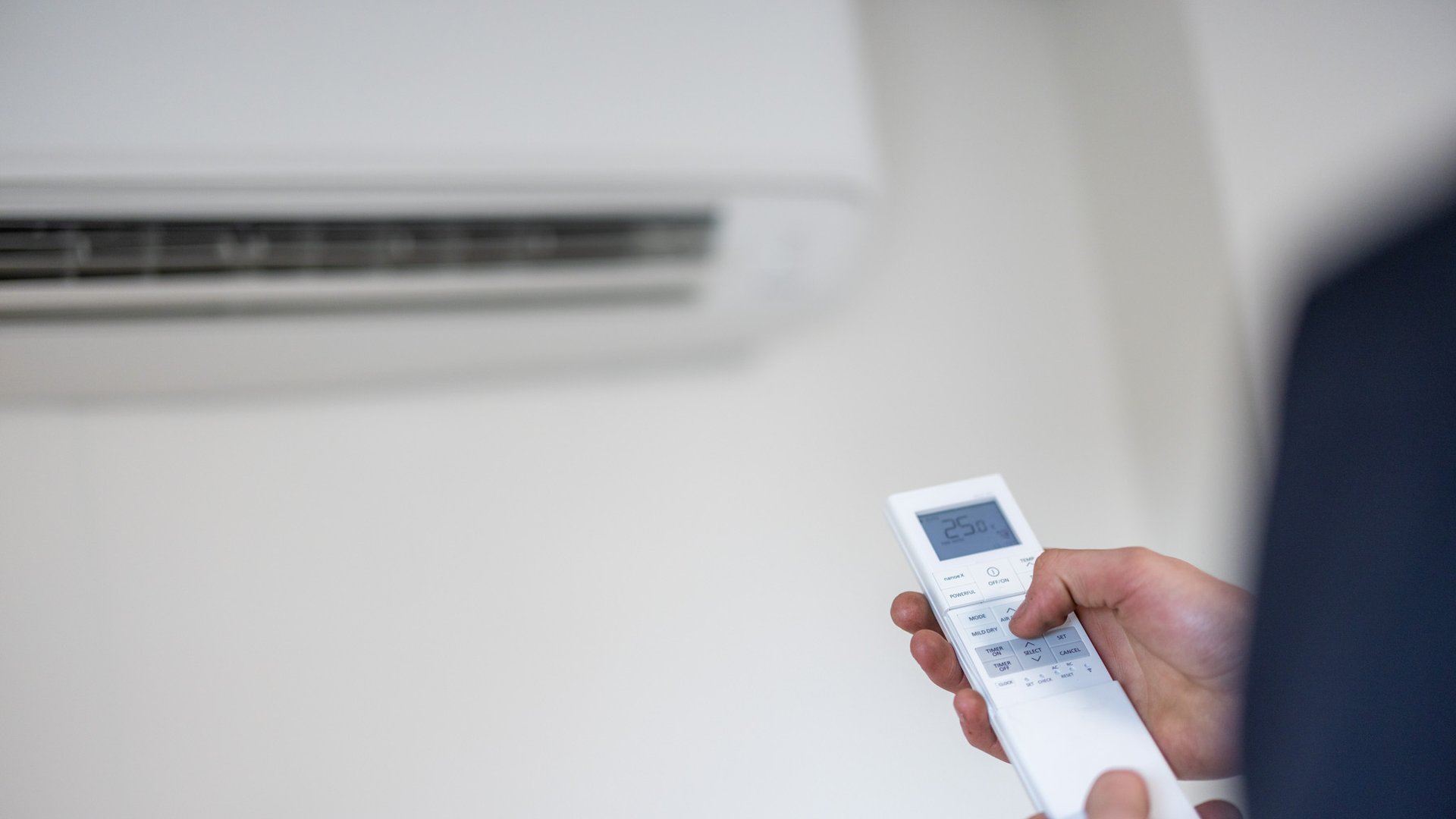 Airco bedienen met afstandsbediening